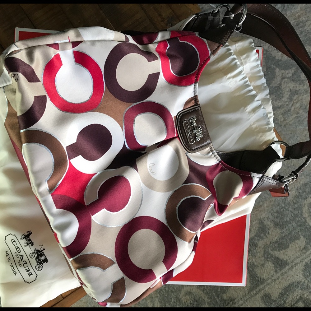 Authentic coach bag with matching card holder!